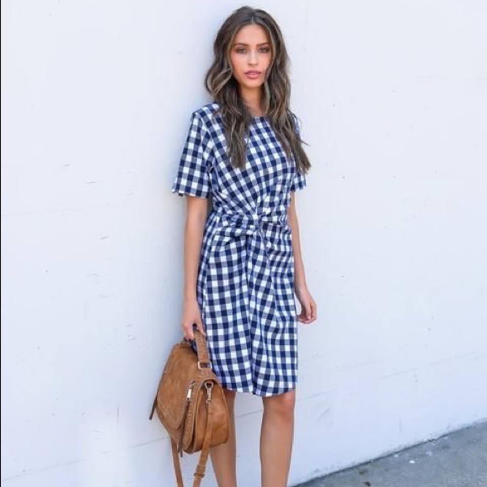 Vici’s medium twist dress